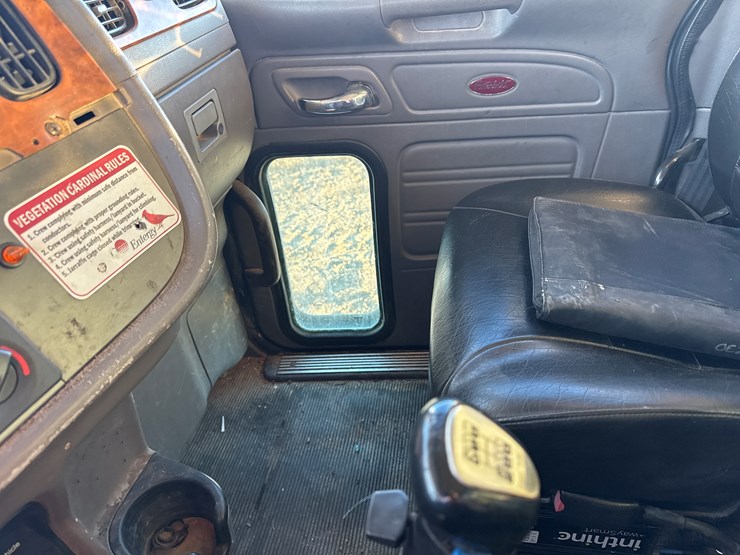 2006-peterbilt-357-image-42