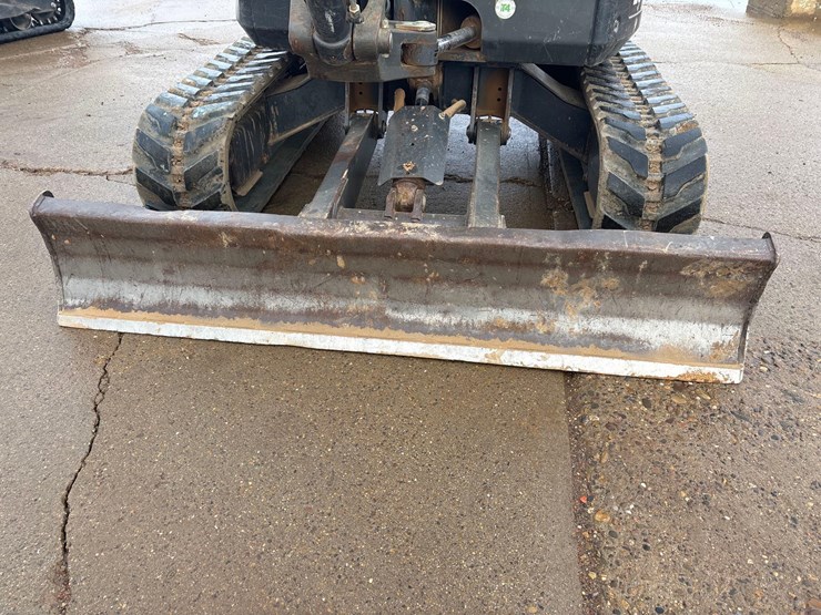 2013-bobcat-e35-image-13