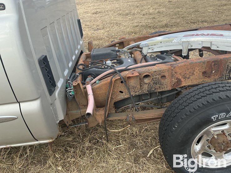 2006-gmc-sierra-2500-image-16