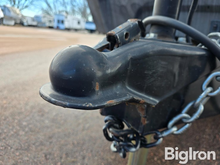 2018-keystone-outback-330rl-travel-trailer-image-9