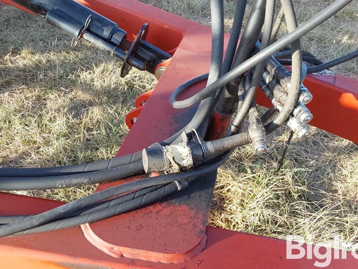 2011-case-ih-200-image-12