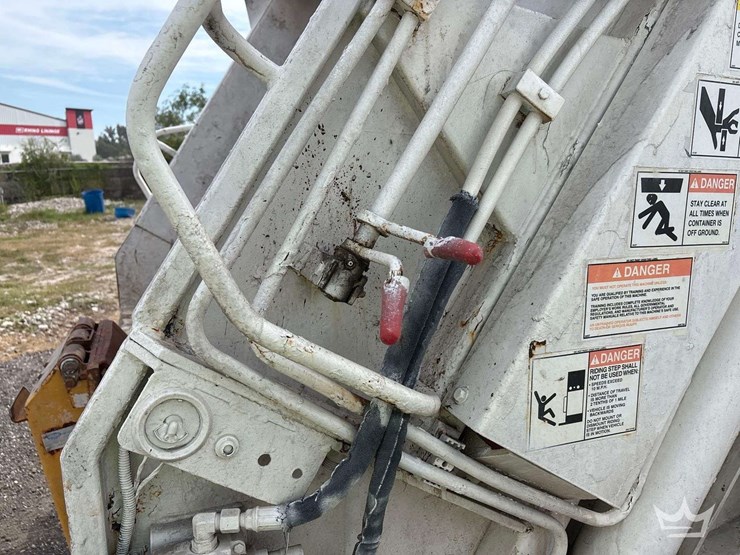 2012-ford-f750-image-18