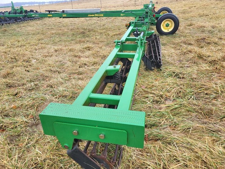 200-john-deere-200-image-13