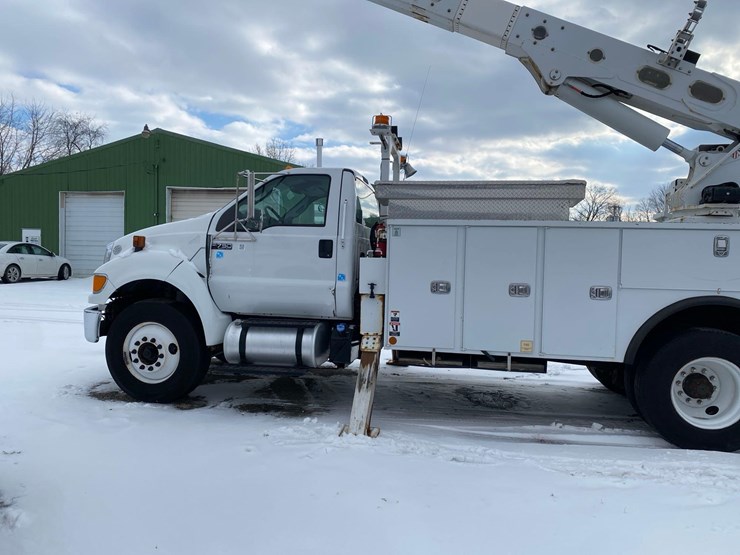 2015-ford-f750-image-13