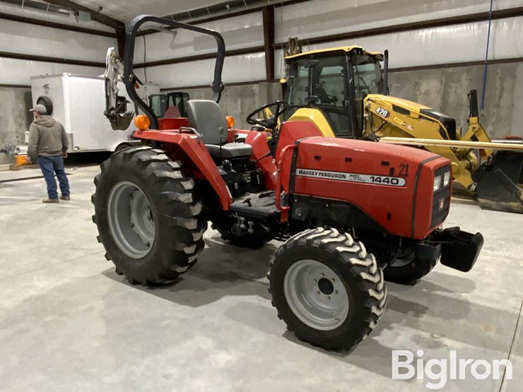 2004-massey-ferguson-1440-image-11
