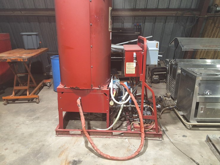 #305-•-sioux-hot-water-pressure-washer-image-1