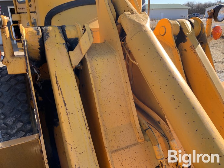 1980-deere-444-image-18