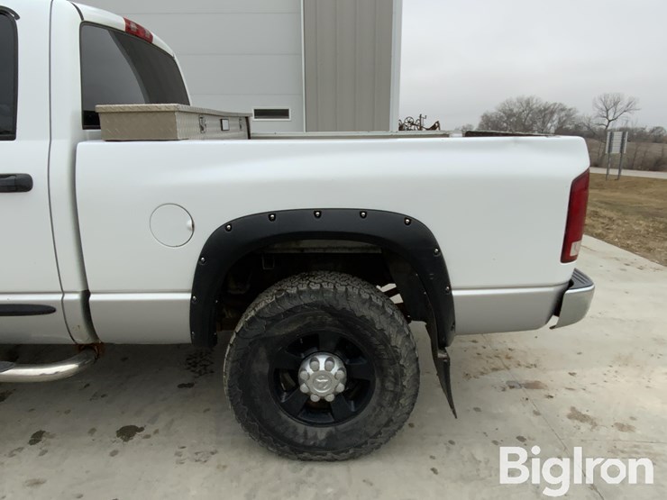 2004-dodge-ram-3500-image-11