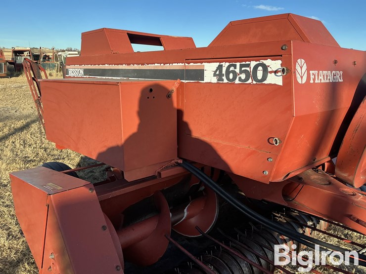 1989-hesston-4650-image-11