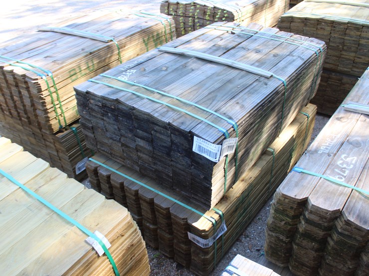 #24617-•-2-bundles-of-5/8in-x-6ft-fence-boards-image-1