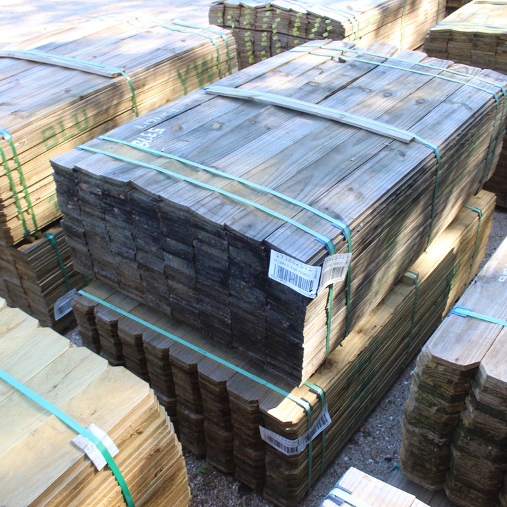 #24617 • 2 BUNDLES OF 5/8IN X 6FT FENCE BOARDS
