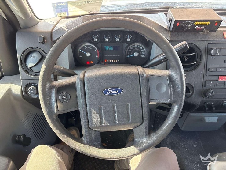 2014-ford-f550-image-11