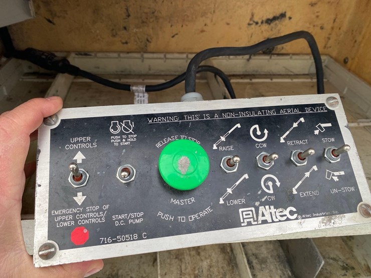 2014-ford-f350-sd-image-16