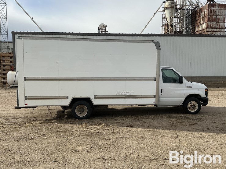 2015-ford-e350-image-4