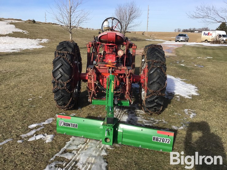 1955-farmall-400-2wd-tractor-w/loader-&-frontier-blade-image-6
