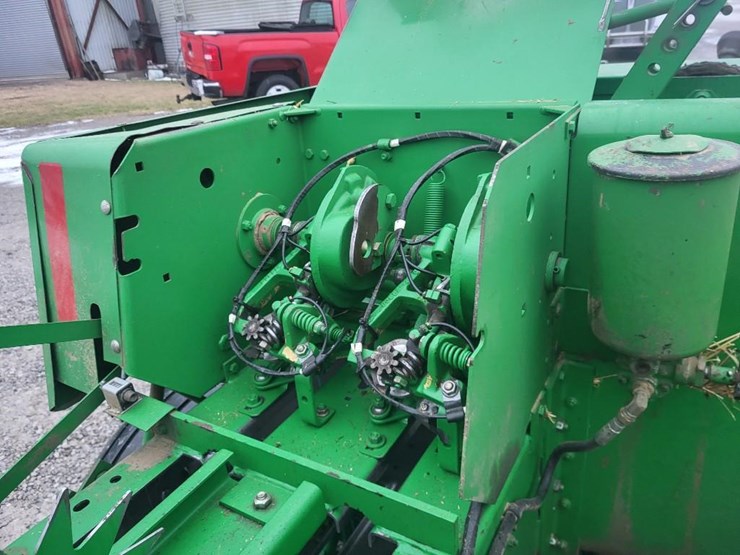 john-deere-348-image-32