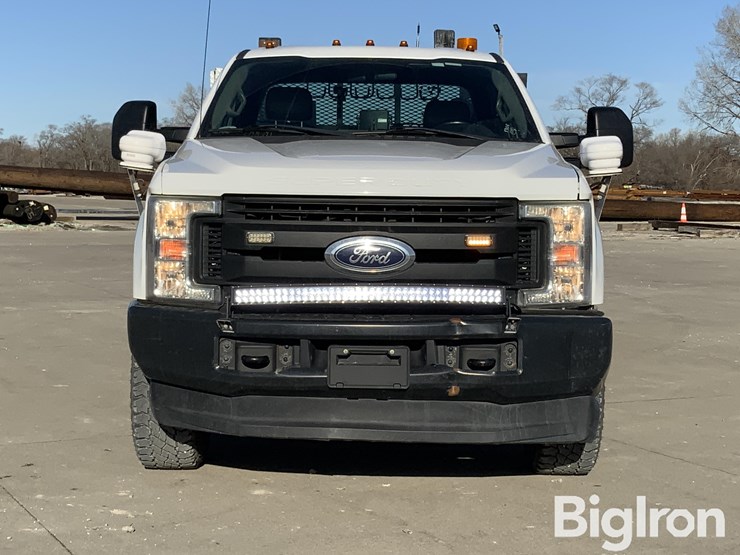 2017-ford-f350-xl-image-2