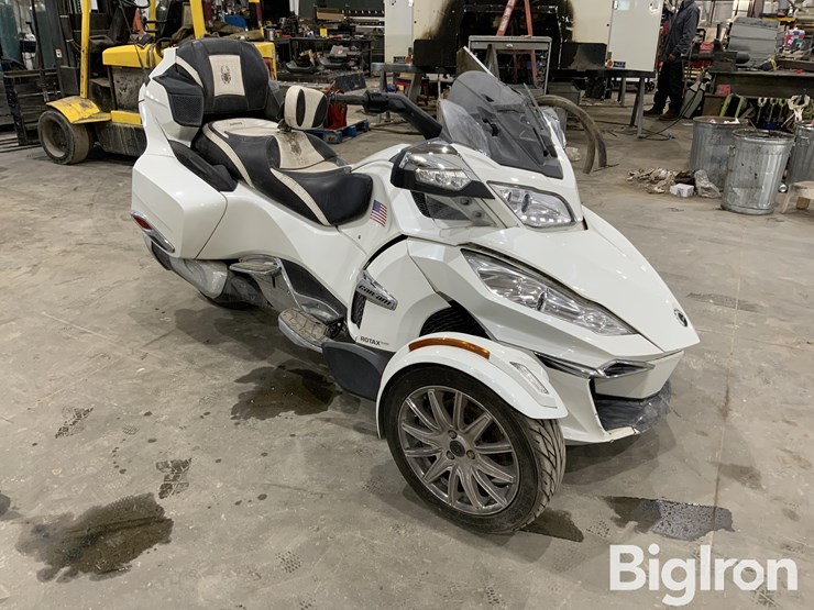 2018-can-am-spyder-rt-trike-image-3