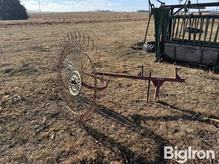 3-pt-hay-inverter-rake-image-5