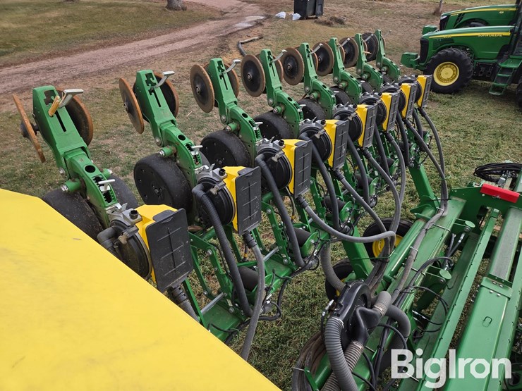 2022-john-deere-1795-image-14