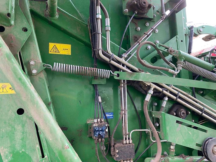 mchale-750-v6-round-baler,-image-71
