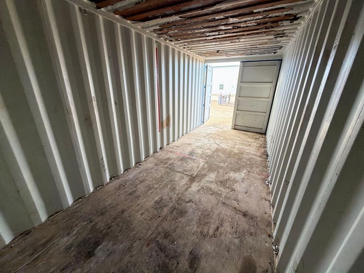 2011-shipping-container-image-8