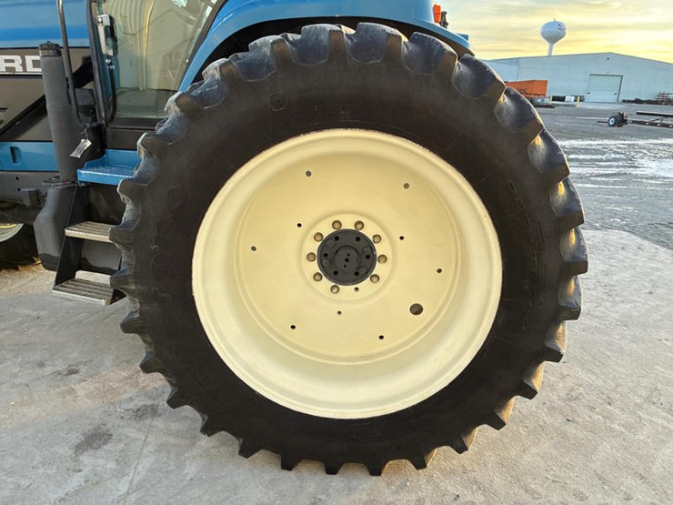 new-holland-8870-image-51