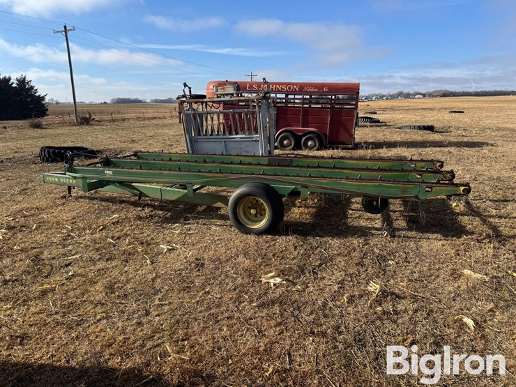 john-deere-200-image-8