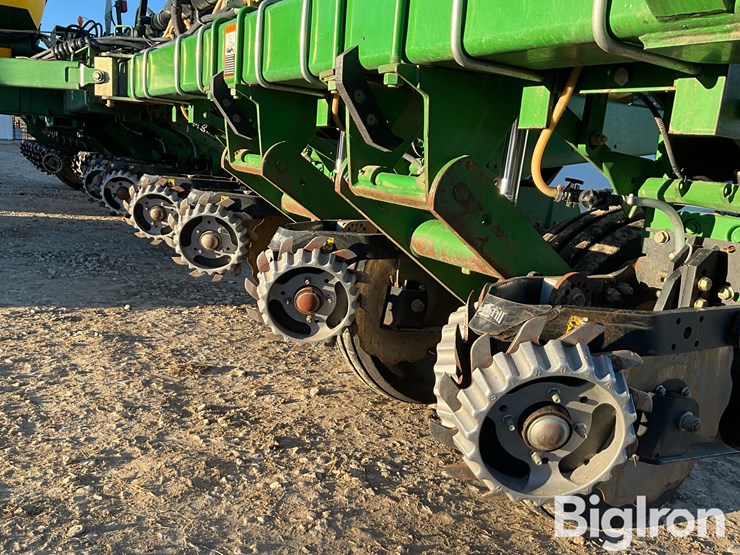 2009-john-deere-1770nt-image-13