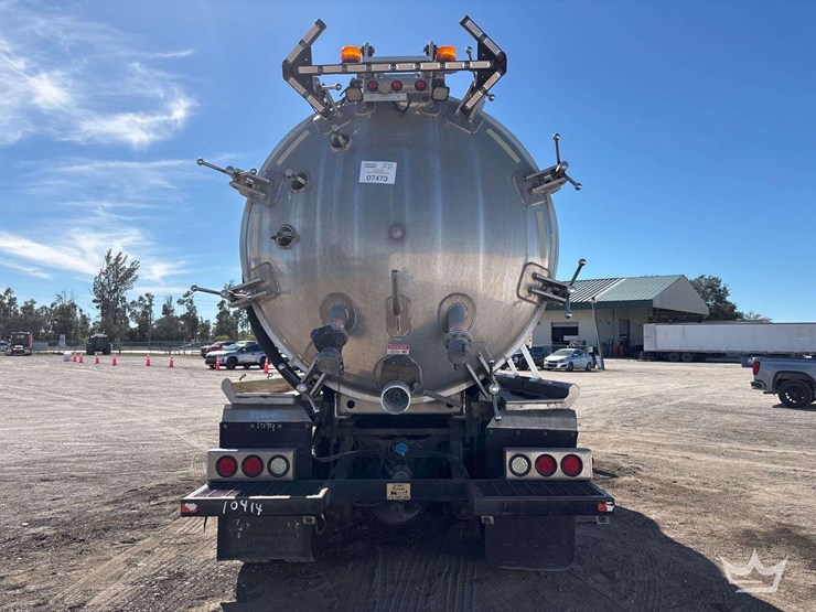 2018-international-workstar-7400-image-32