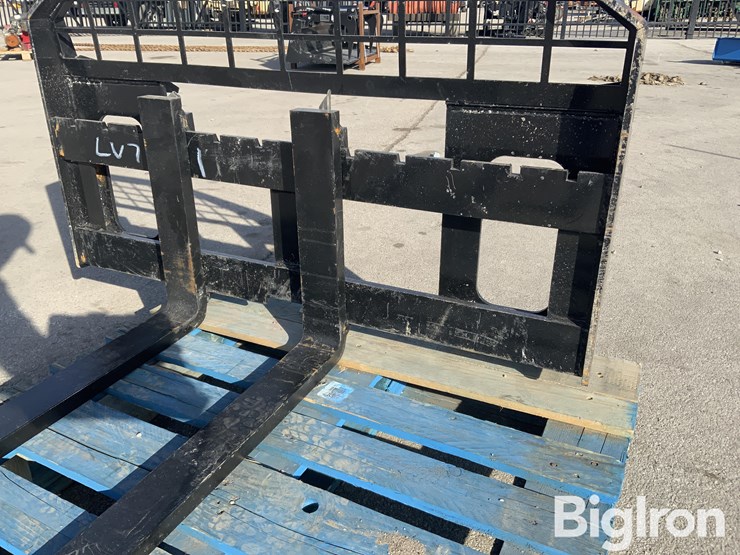 2025-giyi-60"-skid-steer-pallet-forks-&-mast-assembly-image-15
