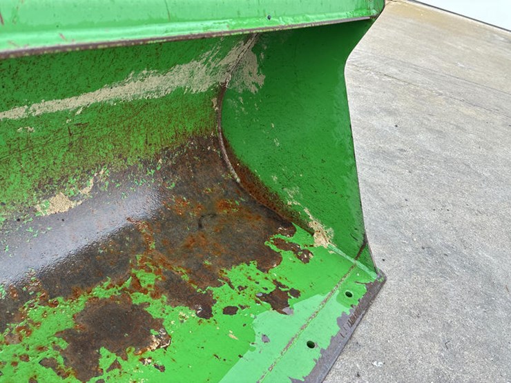 john-deere-3033r-image-14