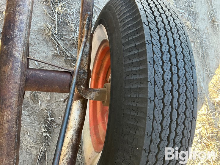 portable-squeeze-chute-image-20