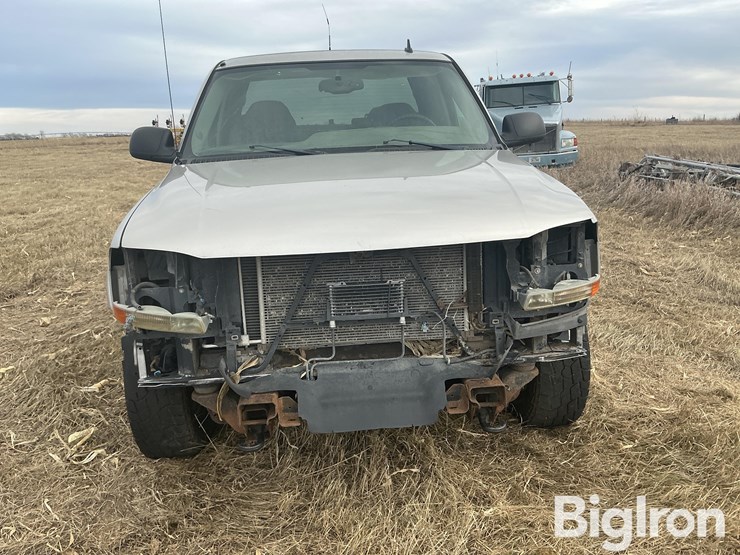 2006-gmc-sierra-2500-image-2