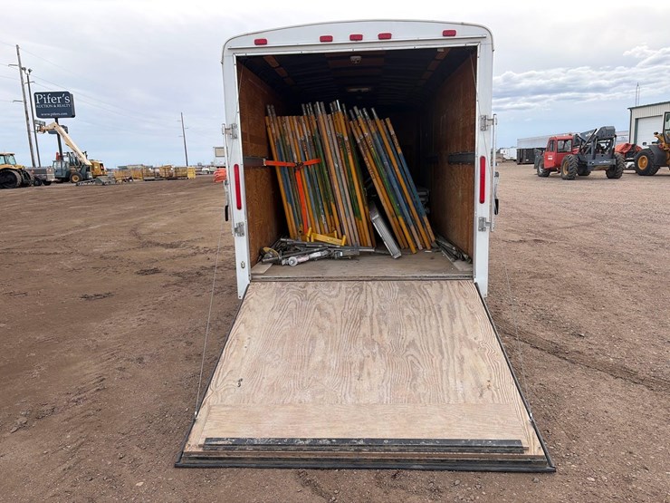 2013-forest-river-trailer-with-scaffolding-contents-image-10