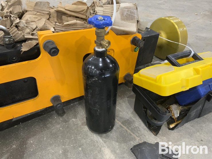 2025-giyi-d680-skid-steer-pile-hammer-(driver)-image-14