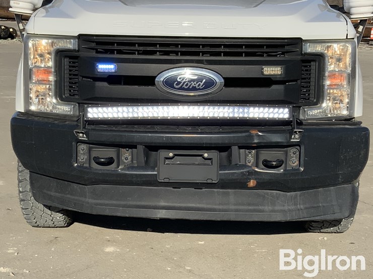 2017-ford-f350-xl-image-10