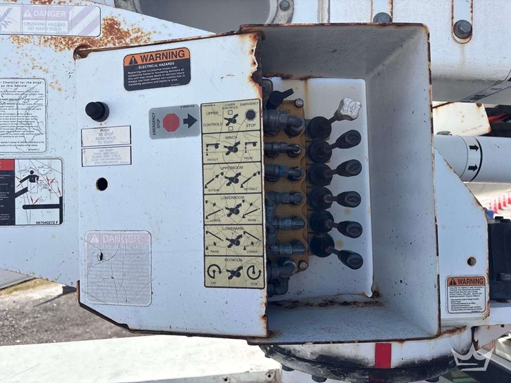 2014-ford-f550-image-30