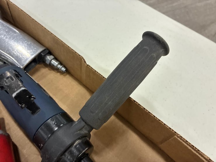 #115299-•-assortment-air-tools-image-10