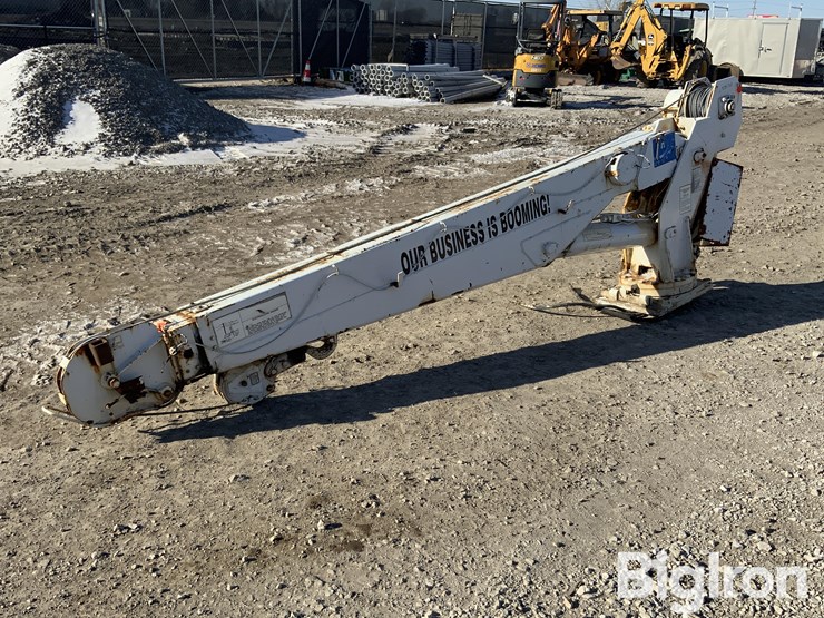 truck-mounted-8008#-auto-crane-image-1