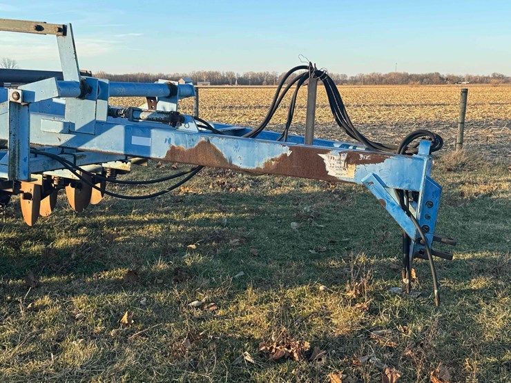 dmi-colter-champ-9-shank-chisel-plow-image-5