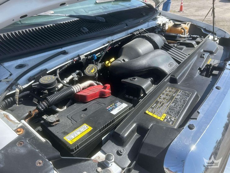 2016-ford-e350-image-17