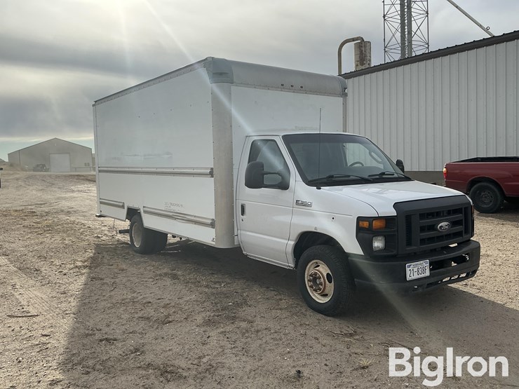 2015-ford-e350-image-3