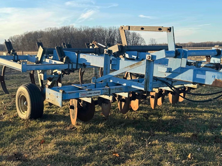 dmi-colter-champ-9-shank-chisel-plow-image-9
