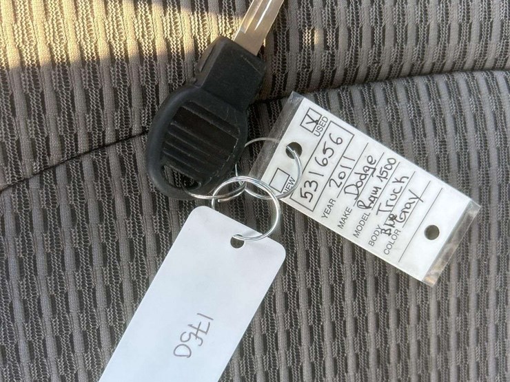 2011-dodge-1500-image-26