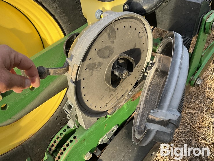 2005-john-deere-1770nt-ccs-image-18