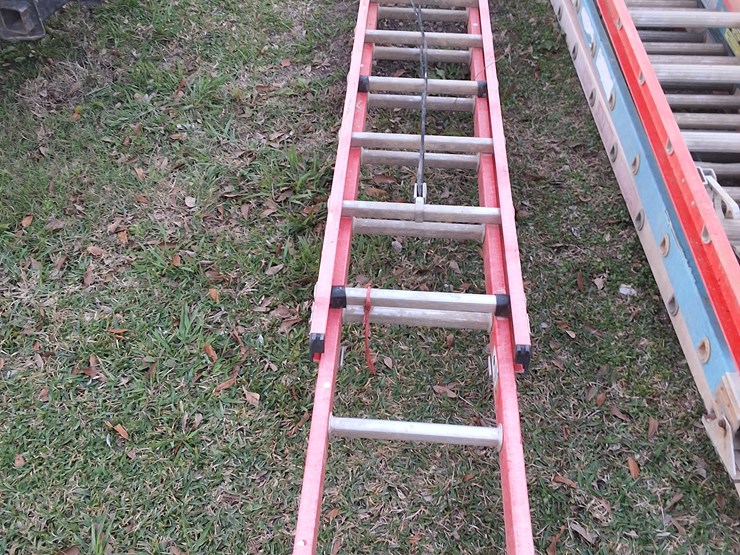 #327-•-lot-of-2-keller-extension-ladders-image-4
