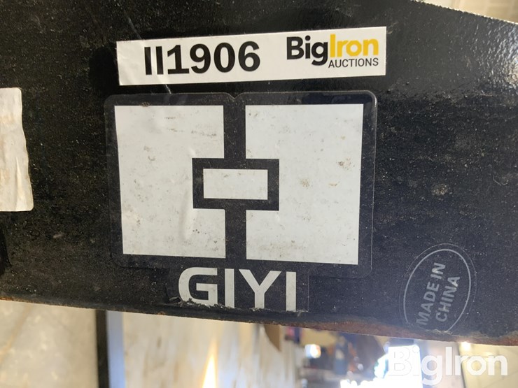 2025-giyi-60"-skid-steer-pallet-forks-&-mast-assy-image-19