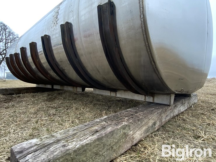 3300-gallon-horizontal-stainless-steel-fertilizer-tank-image-12