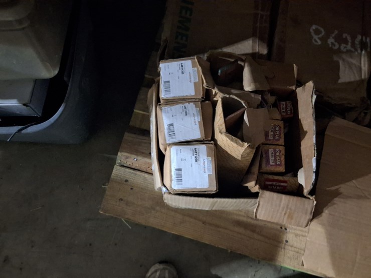 #310-•-box-of-assorted-fuses,-unused-image-6